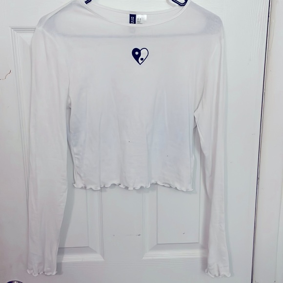NWOT. Yin and Yang white long sleeve - Picture 1 of 3